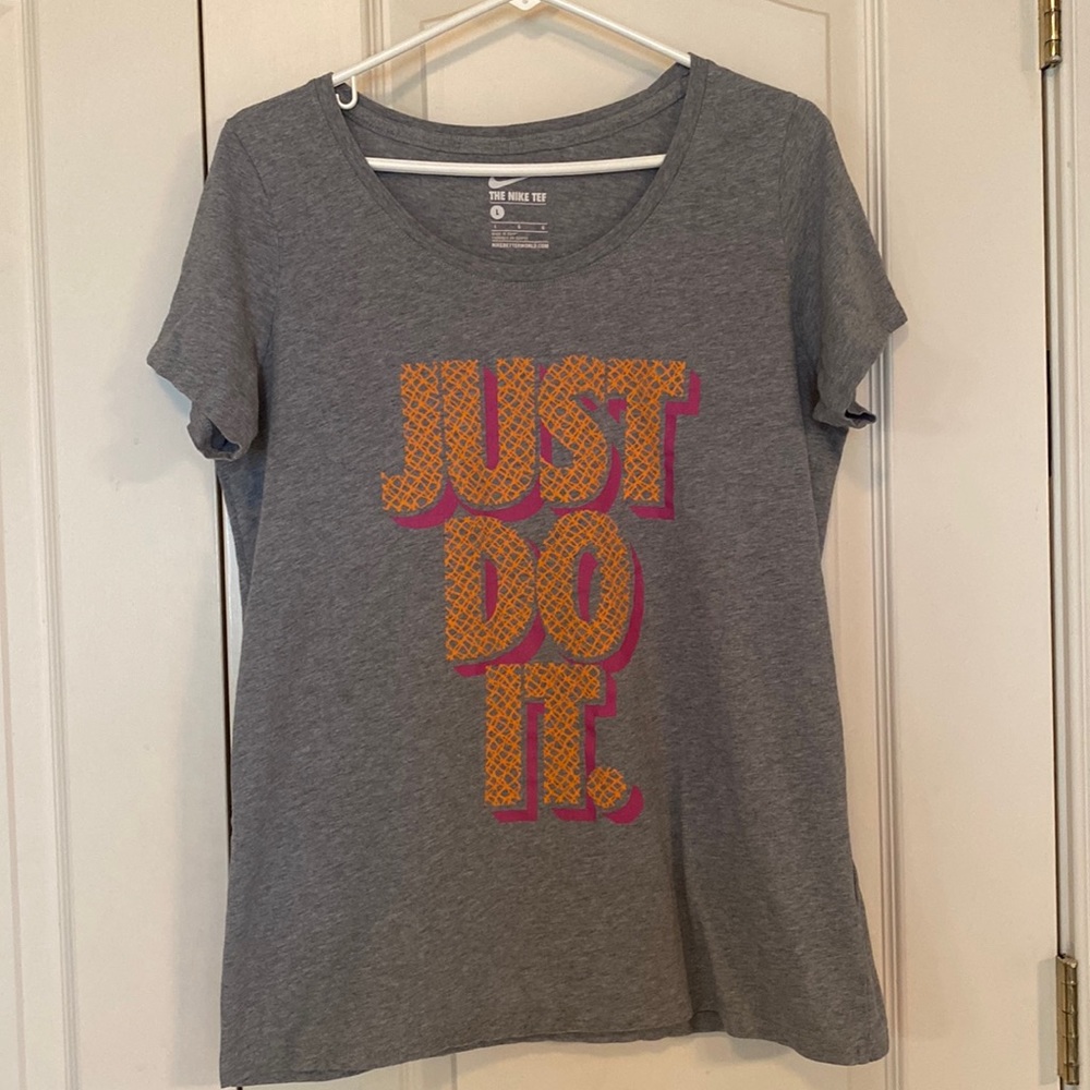 Nike Tee  Excellent Condition only worn once. Size L. $13